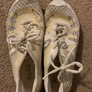 Nfinity vengeance cheer/dance shoes